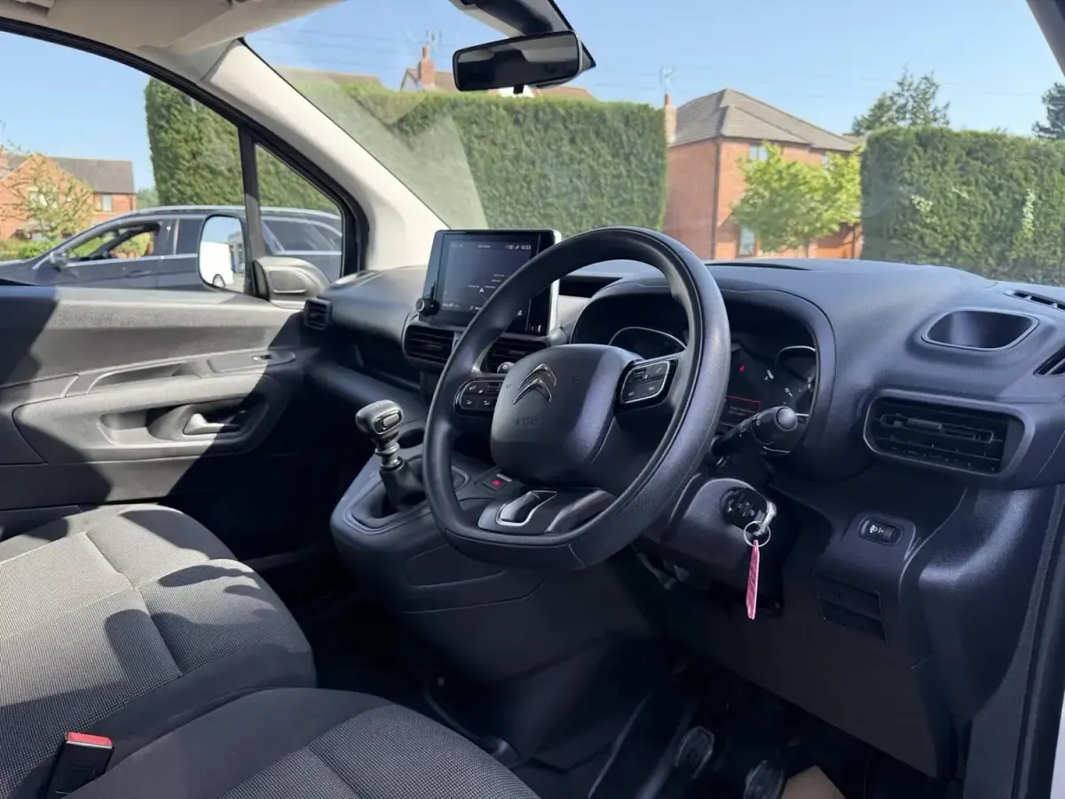 Used Citroën Berlingo 100 HP (73 kW) 2023 Grey MPV