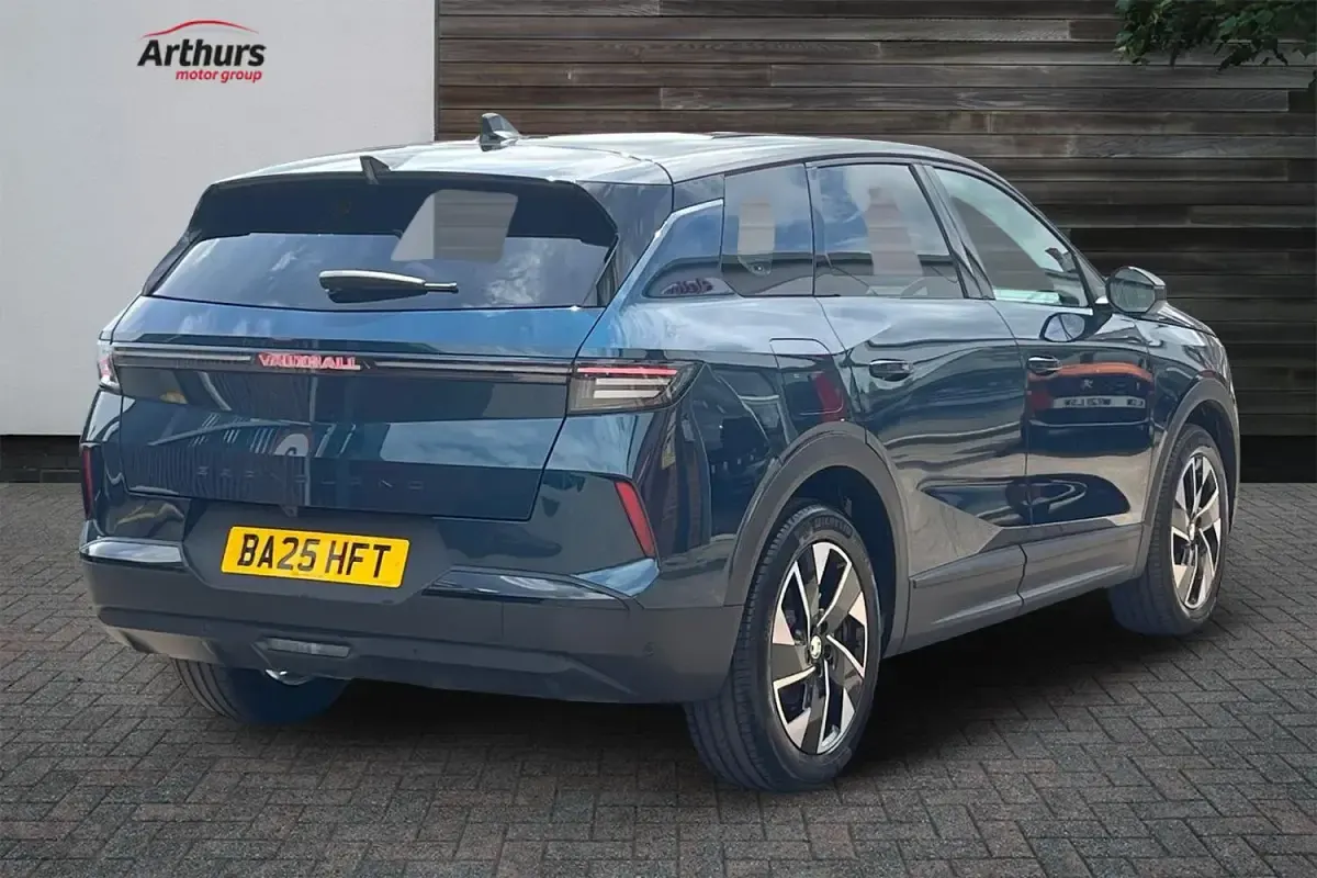 Used Vauxhall Grandland X GSe 143 HP (105 kW) 2025 Blue SUV