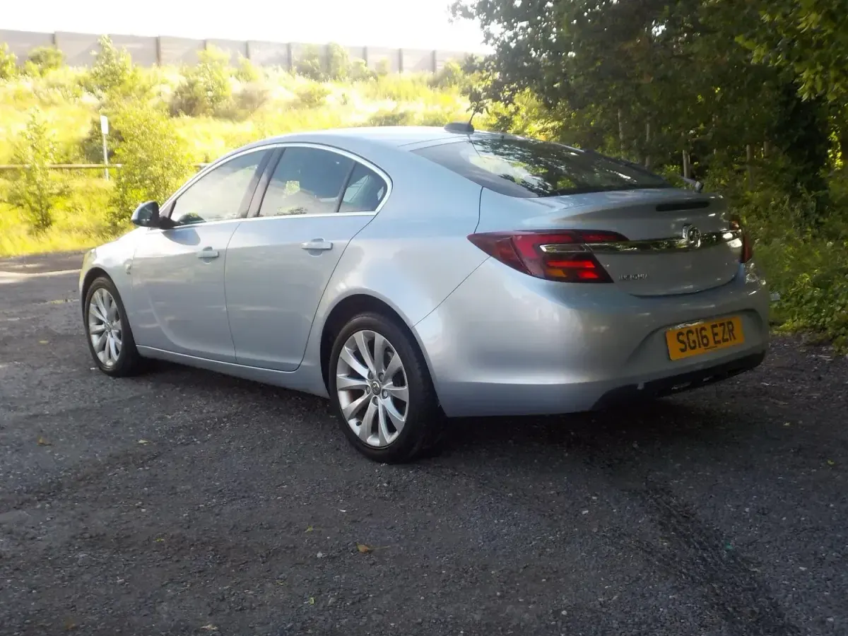 Used Vauxhall Insignia Elite 136 HP (100 kW) 2016 Silver Hatchback