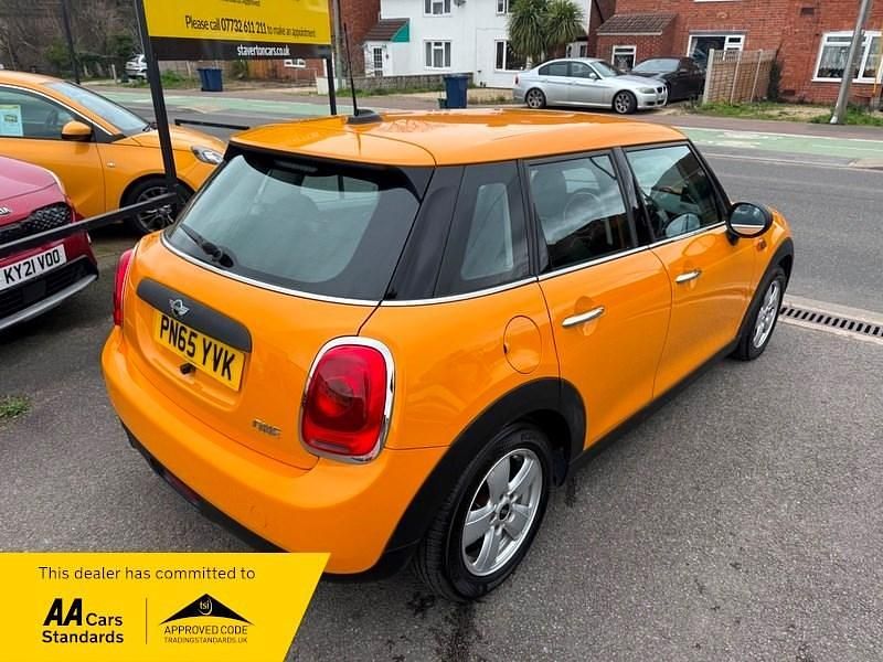 Used Mini ONE Hatch 102 HP (75 kW) 2015 Orange Hatchback