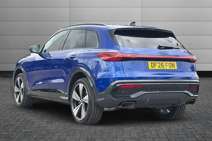 New Audi Q5 Black Edition 204 HP (150 kW) 2026 Ultra blue SUV