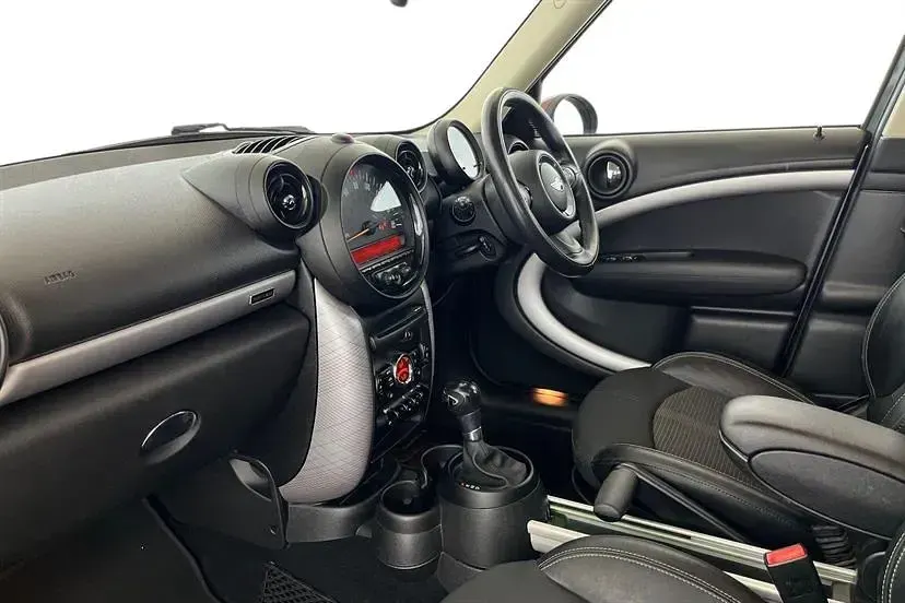 Used Mini Park Lane Countryman 112 HP (82 kW) 2015 Earl grey SUV