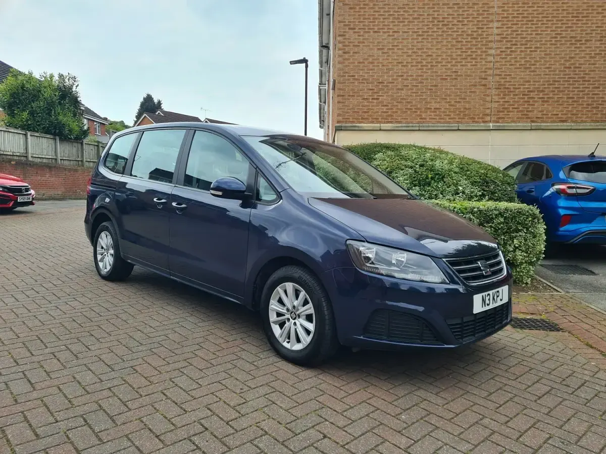 Used Seat Alhambra 150 HP (110 kW) 2016 Blue MPV