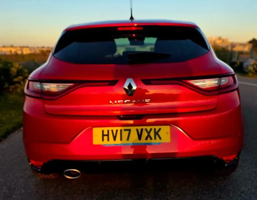 Used Renault Mégane Dynamique 110 HP (80 kW) 2017 Red Hatchback