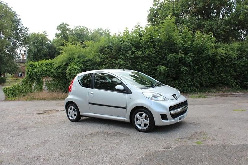 Silver Used 2010 Peugeot 107 Allure Hatchback | £2,995 (Fair price) - Image 1/1