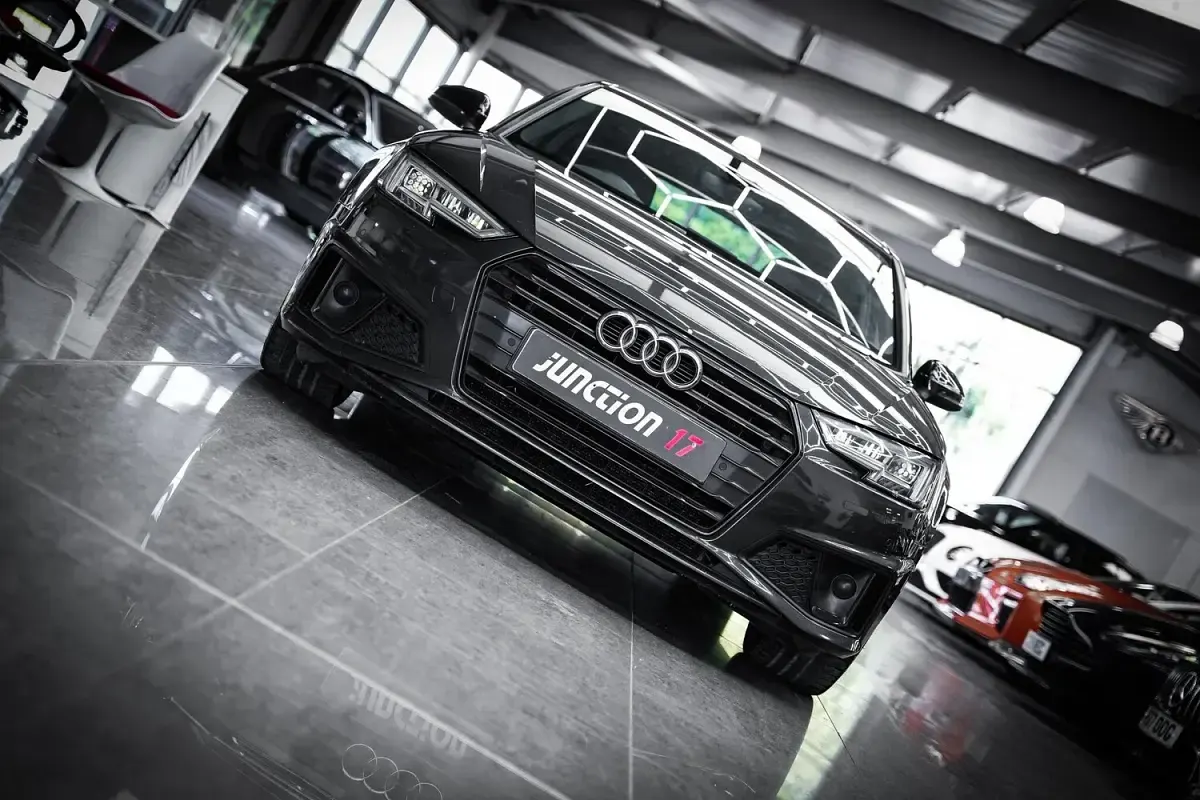 Used Audi A4 Black Edition 190 HP (139 kW) 2019 Grey Sedan