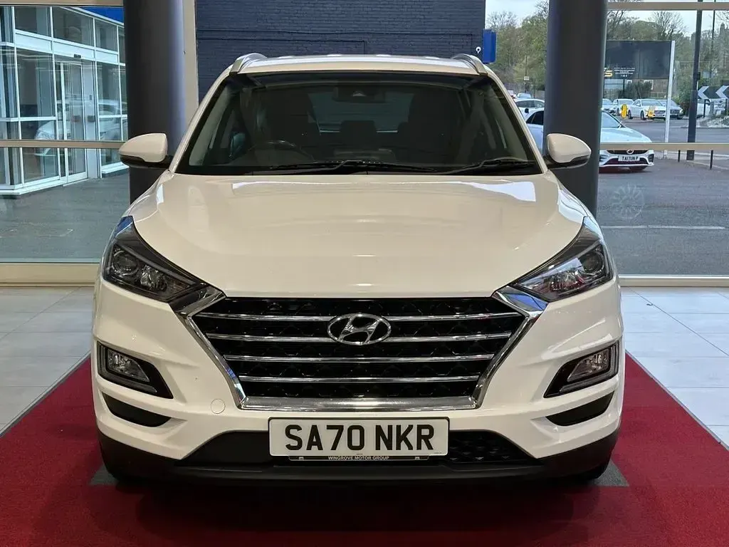 Used Hyundai Tucson SE 132 HP (97 kW) 2020 White SUV