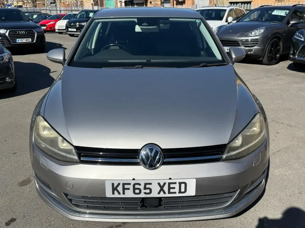 Begagnad VW Golf VIII Edition 2026 Silver Halvkombi