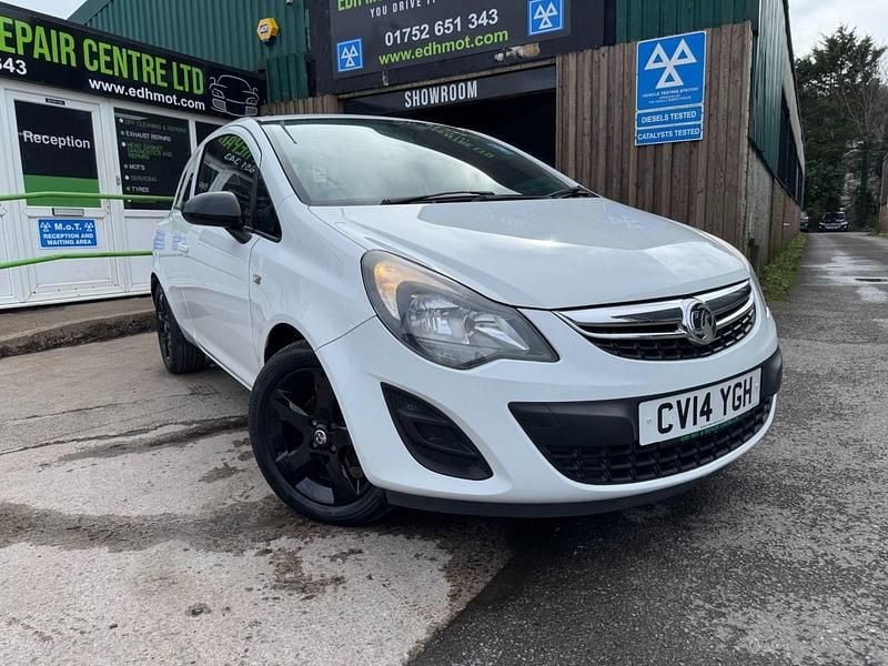Used Vauxhall Corsa 2014 White Hatchback