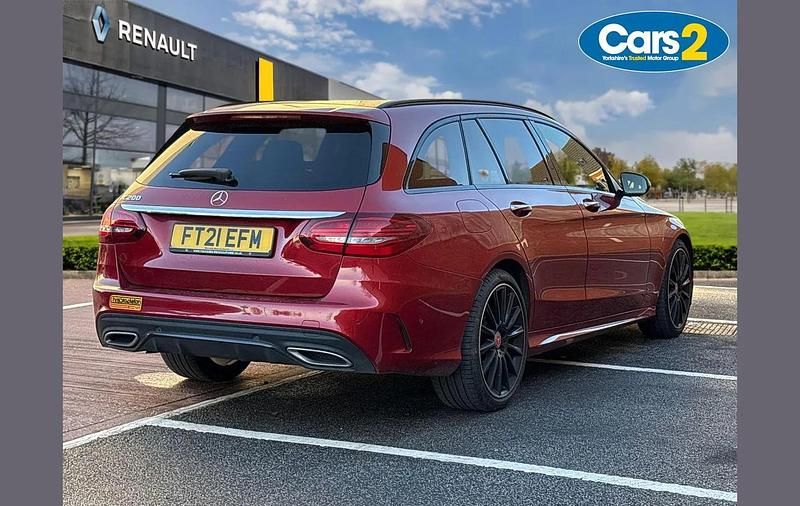 Usado Mercedes C200 AMG line 180 CV (132 kW) 2021 Rojo Familiar