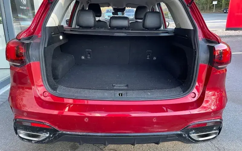 Used MG HS SE 162 HP (119 kW) 2023 Red SUV