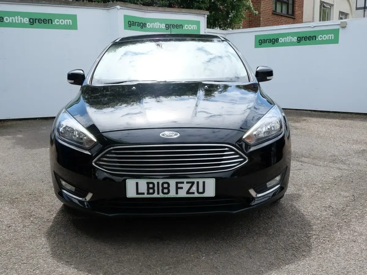 Używany Ford Focus Titanium 120 KM (88 kW) 2018 Czarny Hatchback