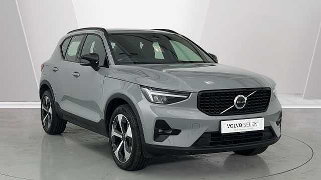 Used 2025 Volvo XC40 Plus SUV | £32,591 (Fair price) - Image 1/4