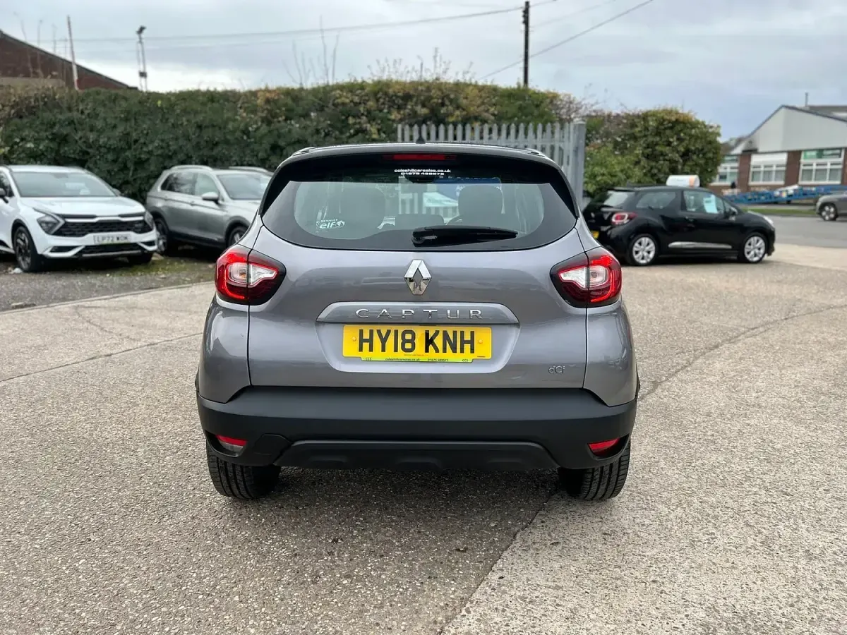 Used Renault Captur Dynamique 90 HP (66 kW) 2018 Grey SUV