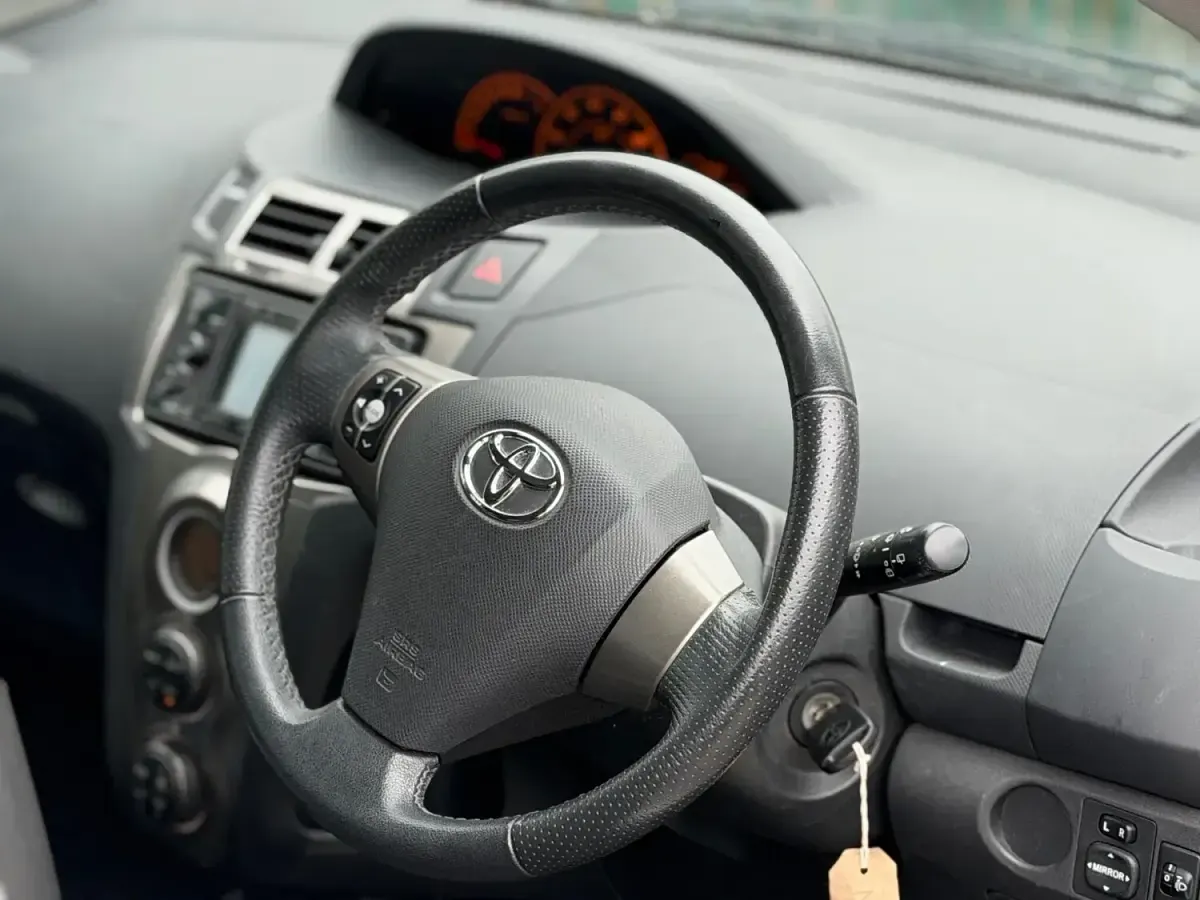 Used Toyota Yaris 2011 Silver Hatchback