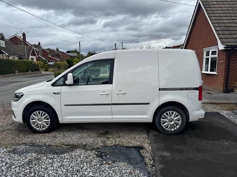 Used VW Caddy Trendline 102 HP (75 kW) 2019 White MPV