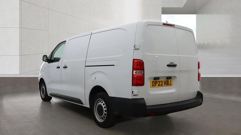 Używany Vauxhall Vivaro 100 KM (73 kW) 2022 Biały Minivan