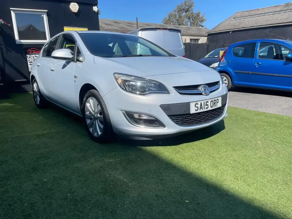 Second-hand Vauxhall Astra Elite 2015 Gri Hatchback