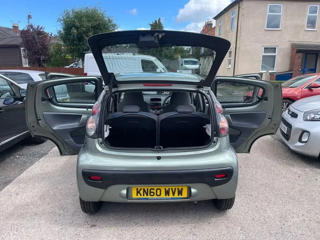 Begagnad Citroën C1 VTR Sport 68 HK (50 kW) 2010 Grön Halvkombi