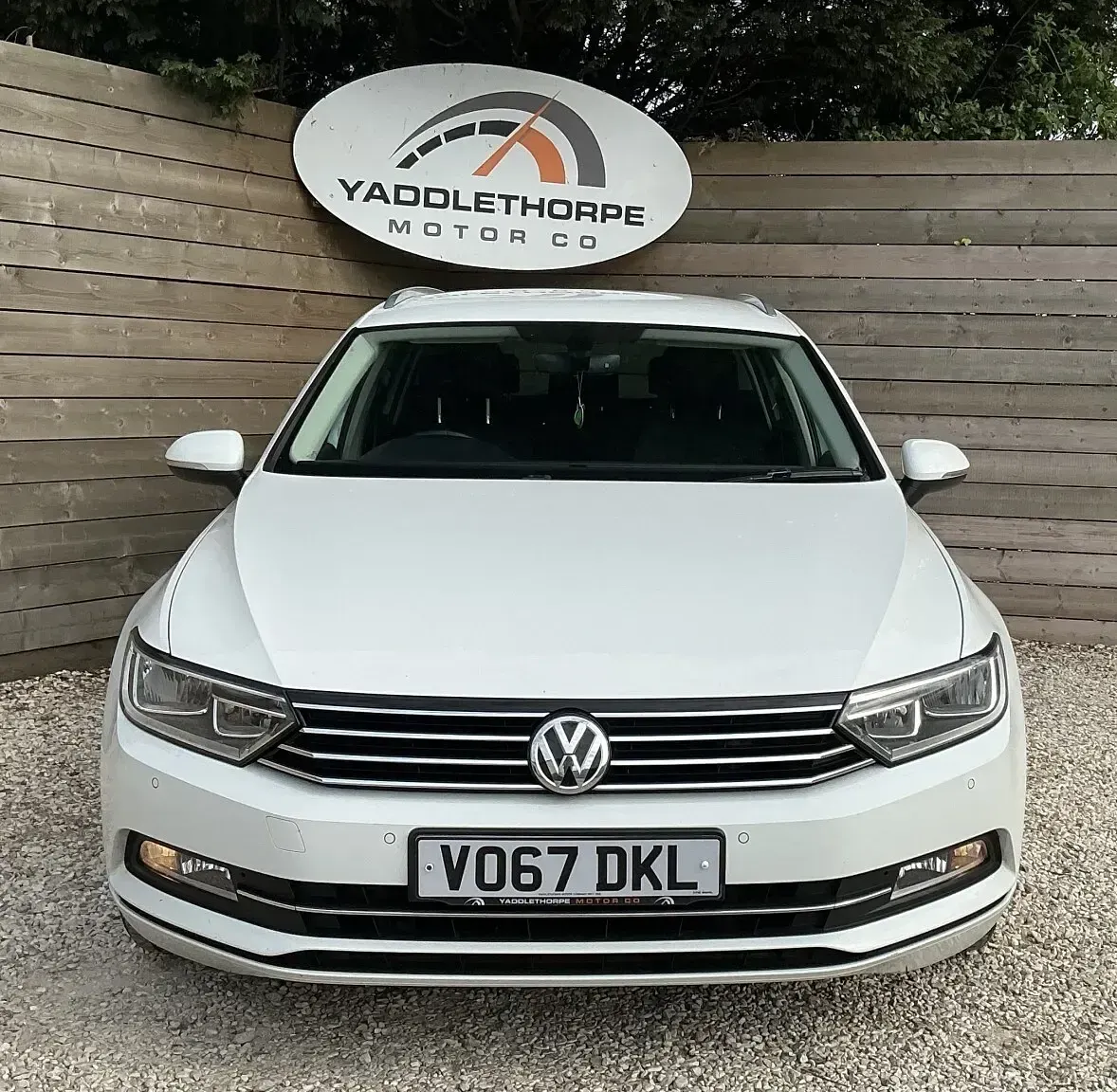 Used VW Passat Business 150 HP (110 kW) 2017 White Estate
