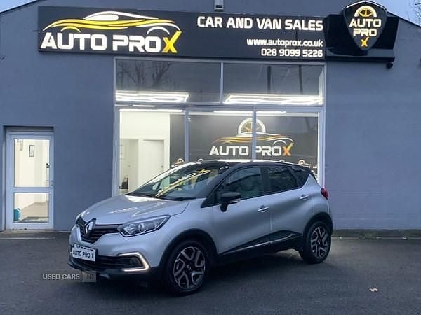 Silver/black Used 2020 Renault Captur Iconic SUV | £9,950 (Super price) - Image 1/4