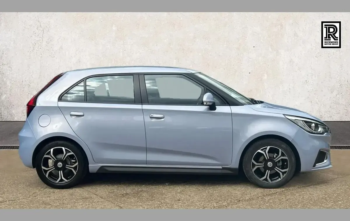 Used MG MG3 Exclusive 106 HP (77 kW) 2023 Silver Hatchback