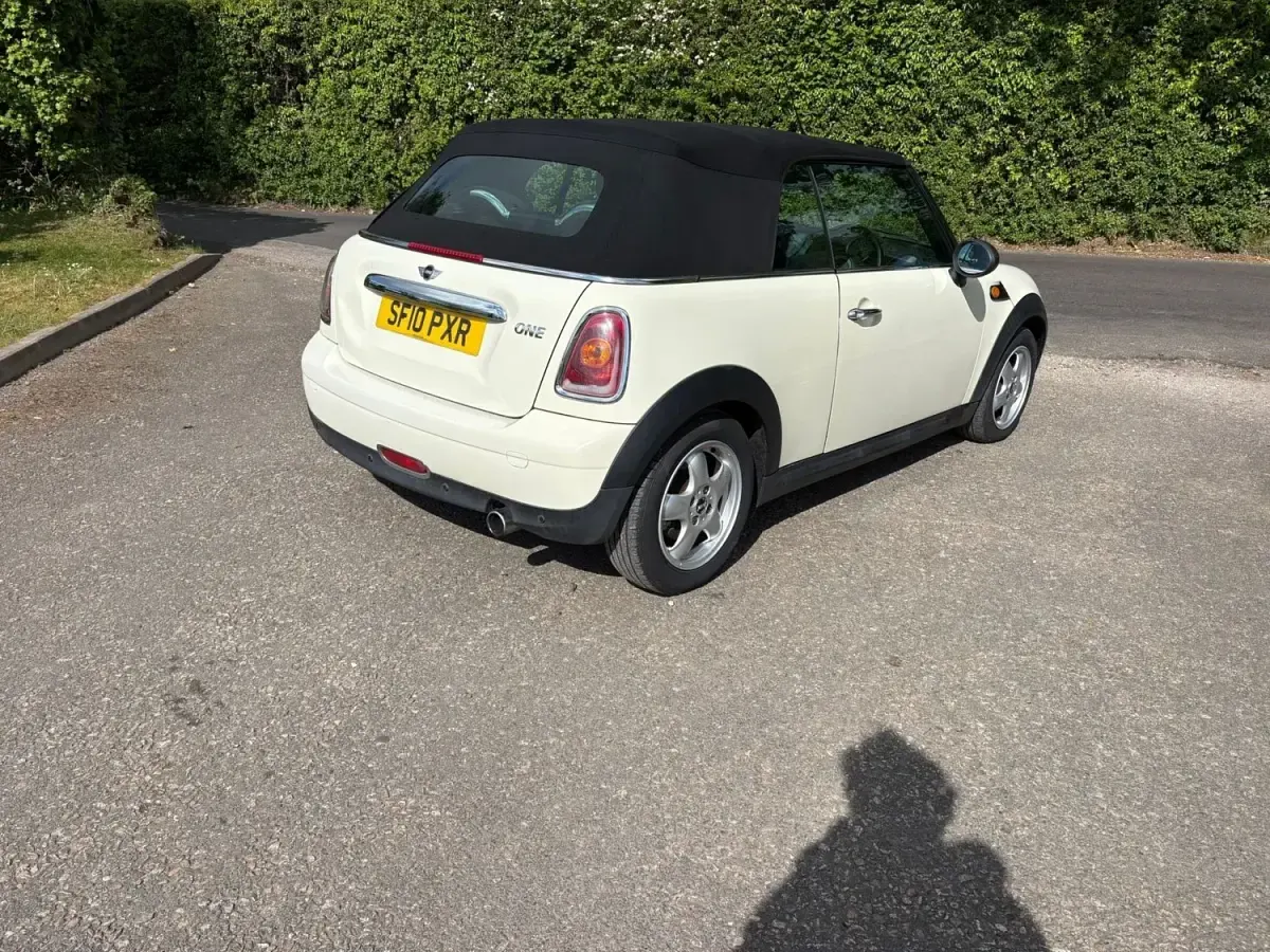 Begagnad Mini ONE 2010 Vit Halvkombi