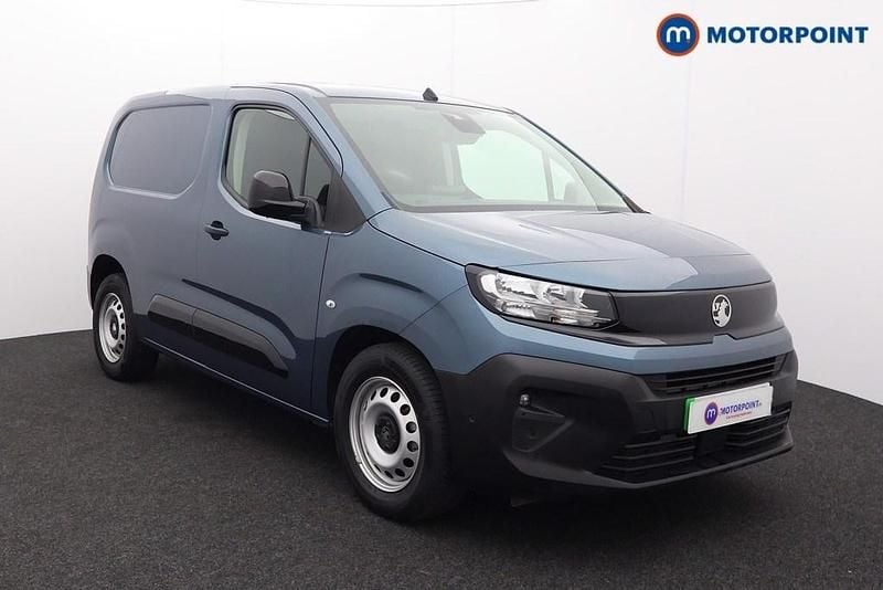 Blue Used 2024 Vauxhall Combo MPV | £12,999 (Good price) - Image 1/4