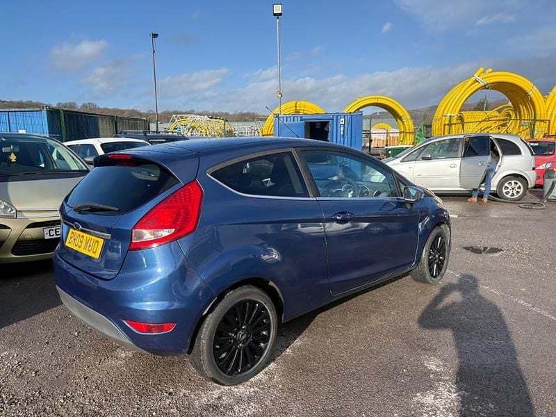Used Ford Fiesta Titanium 2009 Blue Hatchback