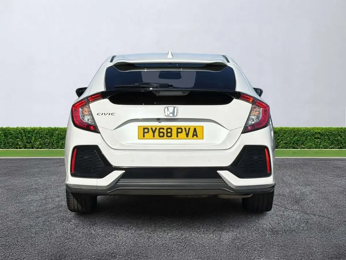 Used Honda Civic EX 126 HP (92 kW) 2019 White Hatchback