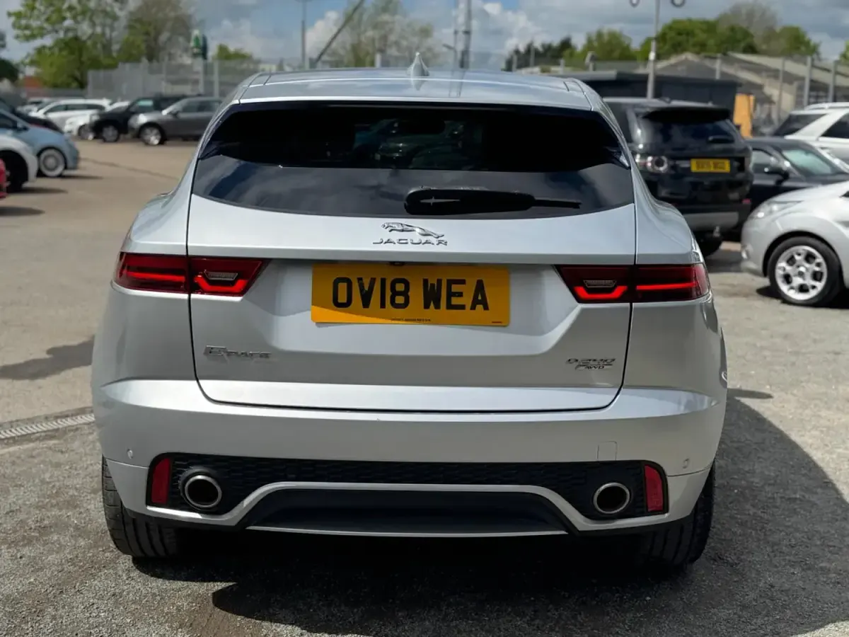 Begagnad Jaguar E-Pace R-Dynamic 2018 Silver SUV