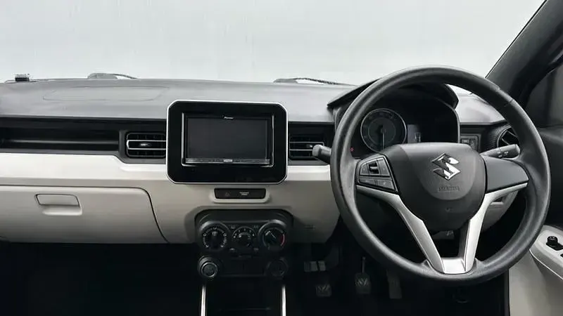 Usado Suzuki Ignis SZ-T 90 HP (66 kW) 2017 Azul SUV