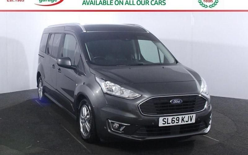 Used Ford Tourneo Titanium 120 HP (88 kW) 2021 Estate