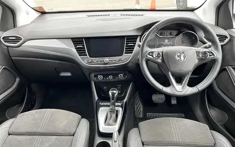 Used Vauxhall Crossland Ultimate 131 HP (96 kW) 2023 White SUV