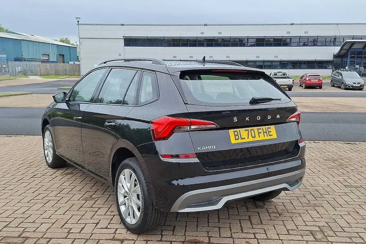 Used Skoda 110 R SE 81 HP (59 kW) 2021 Black magic pearl effect Estate