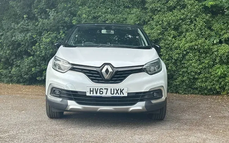 Used Renault Captur Dynamique 90 HP (66 kW) 2017 White/black SUV