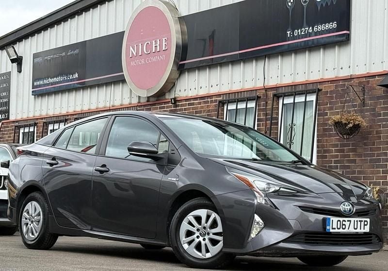Grey Used 2018 Toyota Prius Business Edition Hatchback | £11,990 (Good price) - Image 1/4