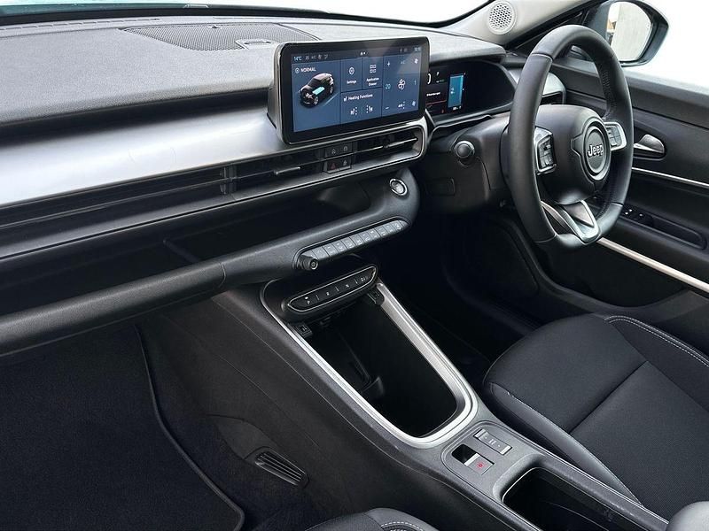 Used Jeep Avenger Summit 114 kW (156 HP) 2024 Blue/black SUV