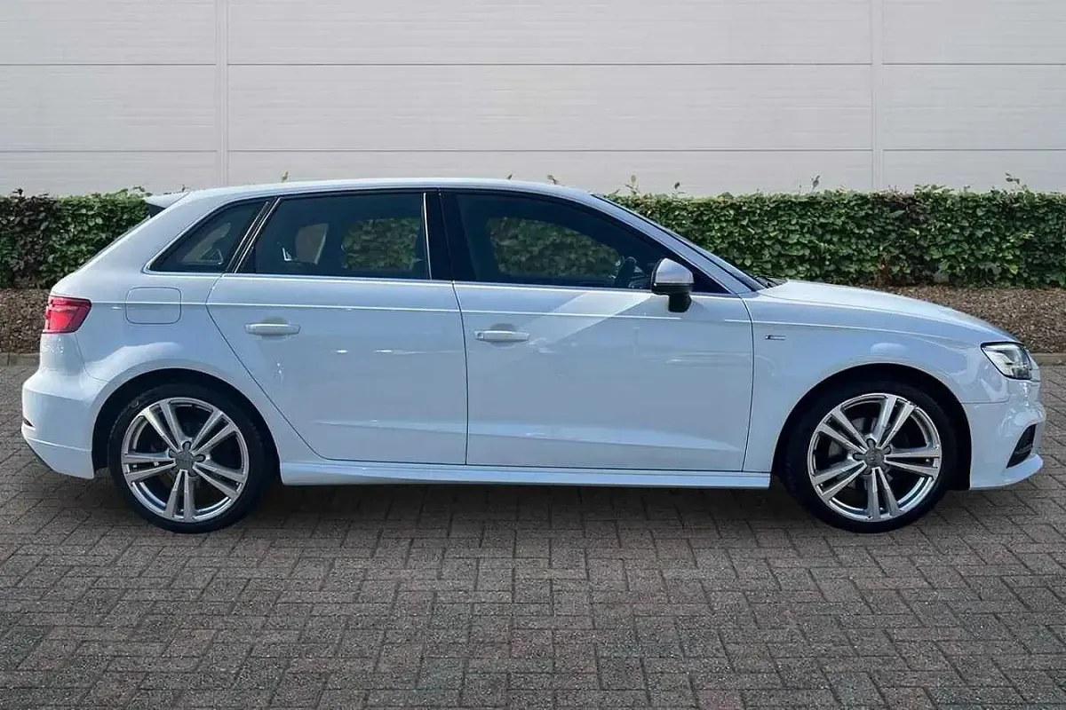 Used Audi A3 S-Line 150 HP (110 kW) 2020 White Sedan