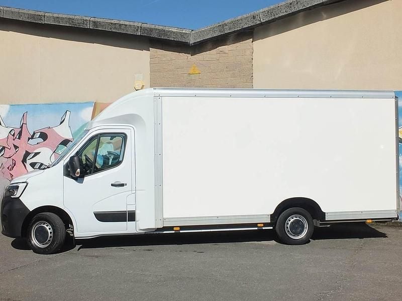 Używany Renault Master 145 KM (106 kW) 2024 Biały Minivan
