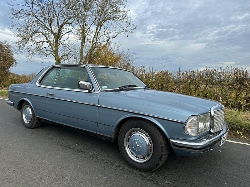 Used Mercedes C230 1986 Blue Coupe