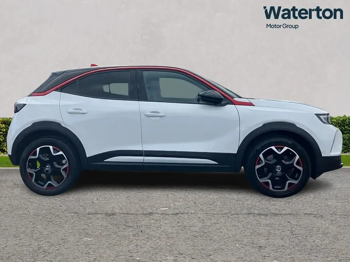Used Vauxhall Mokka SRi 130 HP (95 kW) 2022 White SUV