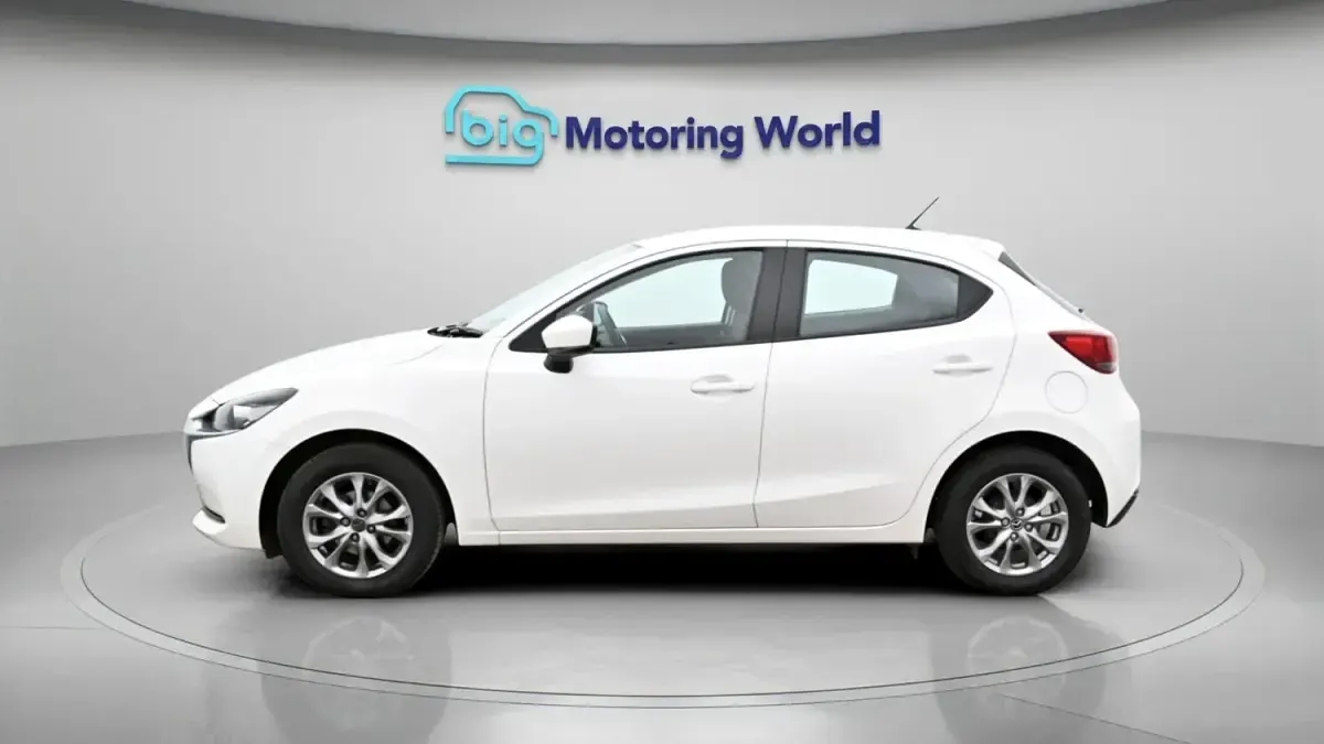 Używany Mazda 2 2023 Biały Hatchback