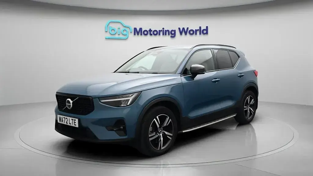 Used Volvo XC40 Plus 197 HP (144 kW) 2022 Blue SUV