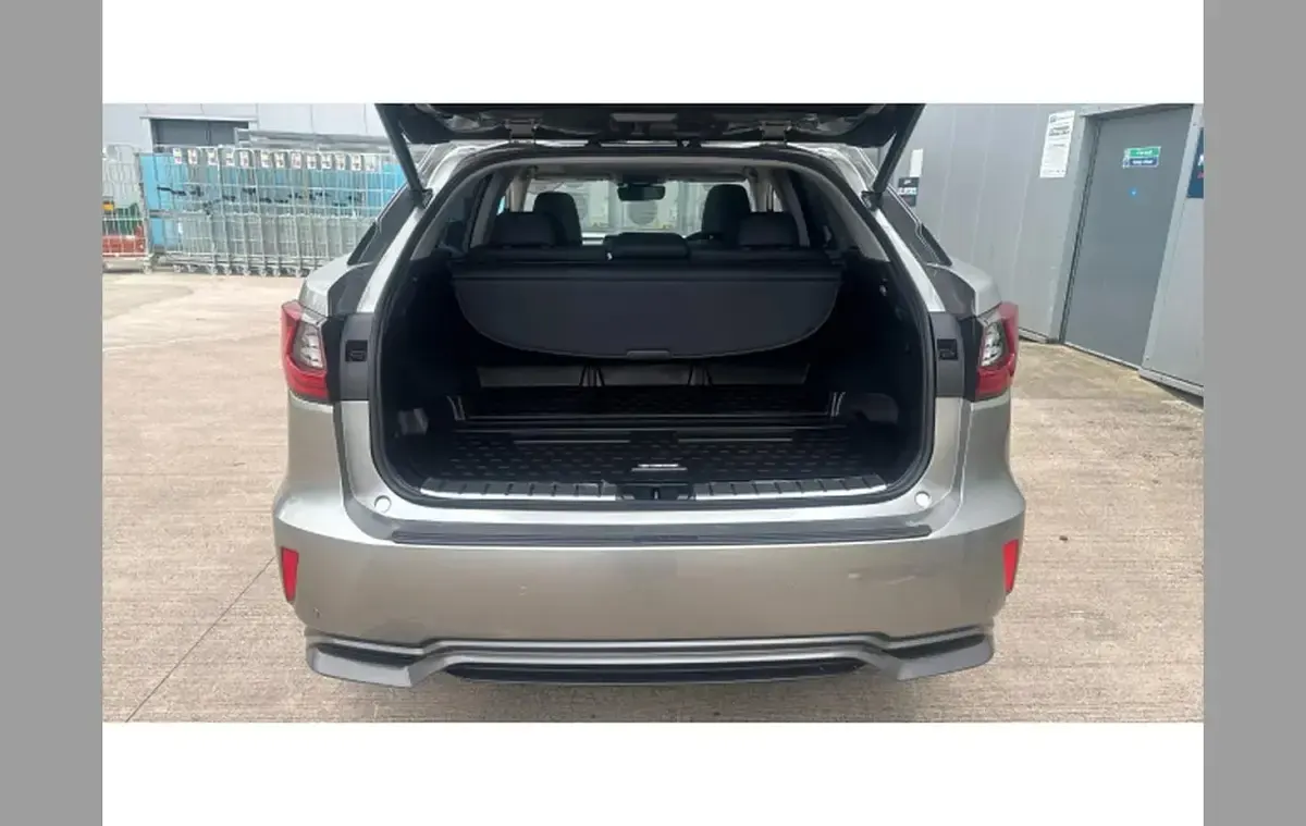 Used Lexus RX450h 308 HP (226 kW) 2019 Silver SUV