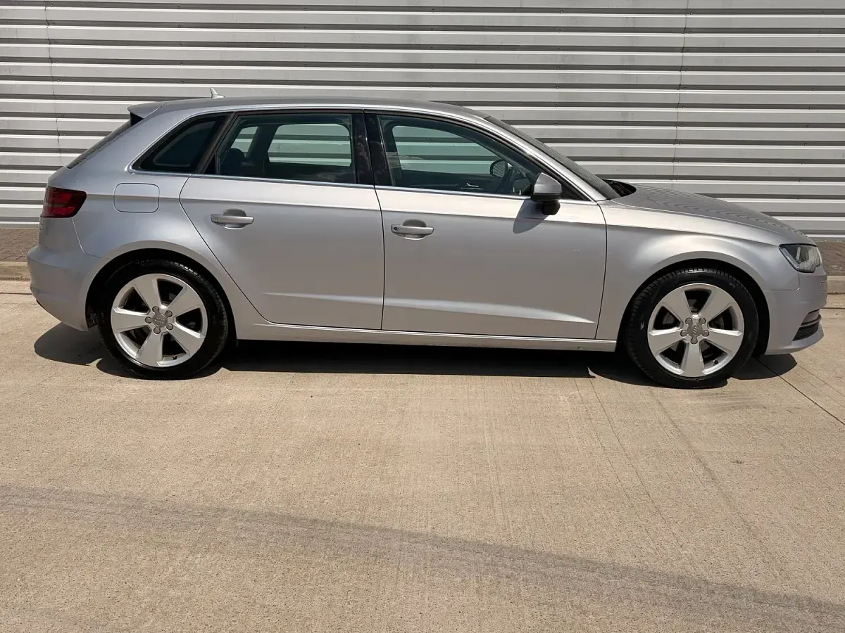 Used Audi A3 Sportback Sport 150 HP (110 kW) 2015 Silver Hatchback