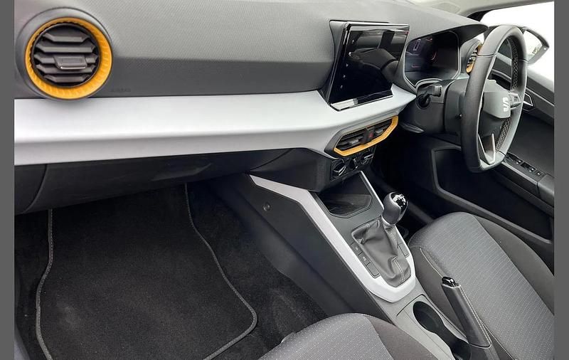 Used Seat Arona SE Technology 94 HP (69 kW) 2023 Black SUV