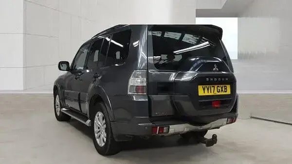 Used Mitsubishi Shogun 187 HP (137 kW) 2017 Grey SUV