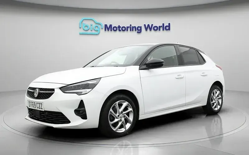 Używany Vauxhall Corsa SRi 101 KM (74 kW) 2020 Biały Hatchback