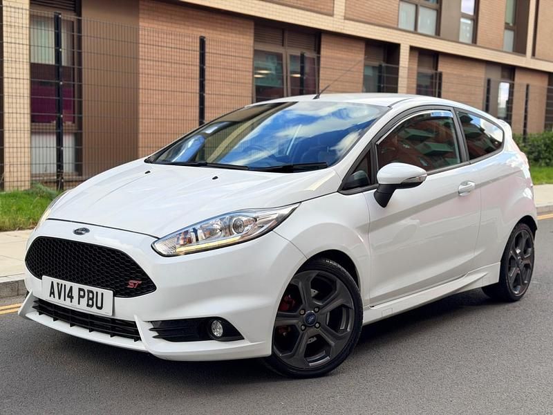 White Used 2014 Ford Fiesta ST Hatchback | £3,490 (Super price) - Image 1/4
